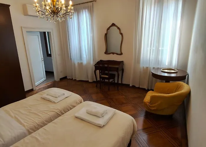 Guesthost - Del Remer Apartment - 5Mins From San Marco Sq